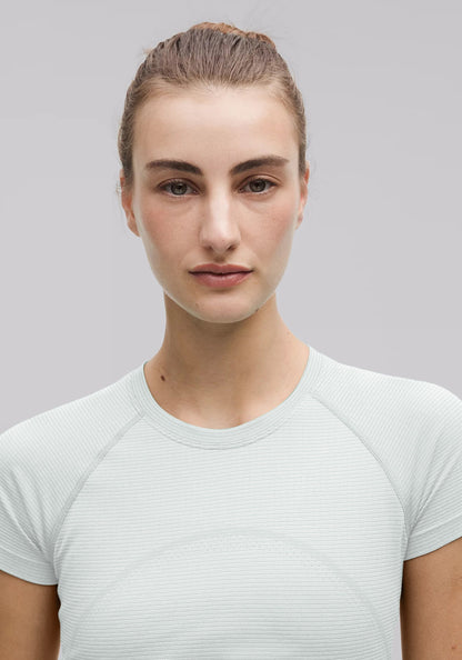 Swiftly Tech Cropped Short-Sleeve Shirt 2.0